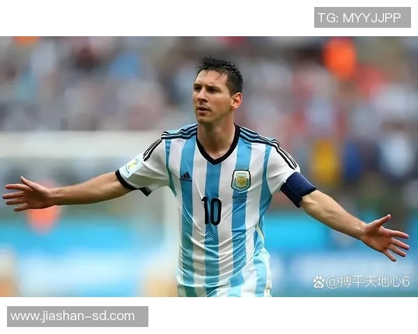 21世纪初足球球星风采排名揭晓:梅西C罗之争与其他传奇人物的崛起 21世纪初足球球星风采排名揭晓:梅西C罗之争与其他传奇人物的崛起