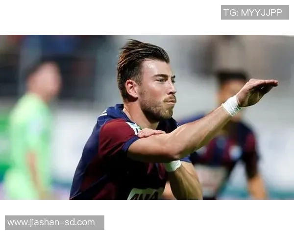 《足球场上的倒钩传奇:球星们的搞笑奇遇记》 《足球场上的倒钩传奇:球星们的搞笑奇遇记》