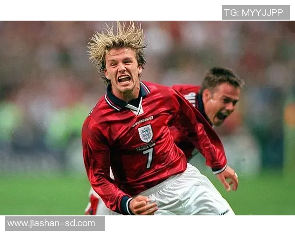 全球足坛传奇球星惊艳瞬间合集 精彩回顾每个足球巨星的经典时刻 全球足坛传奇球星惊艳瞬间合集 精彩回顾每个足球巨星的经典时刻