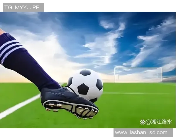 足球巨星的一天：从晨跑到训练场，揭秘顶级球员的日常生活与心态调整