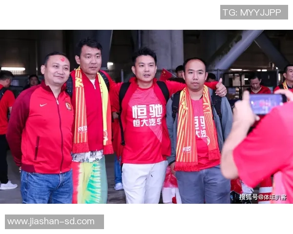 凯里足球明星崛起之路：从草根球员到职业联赛的辉煌历程