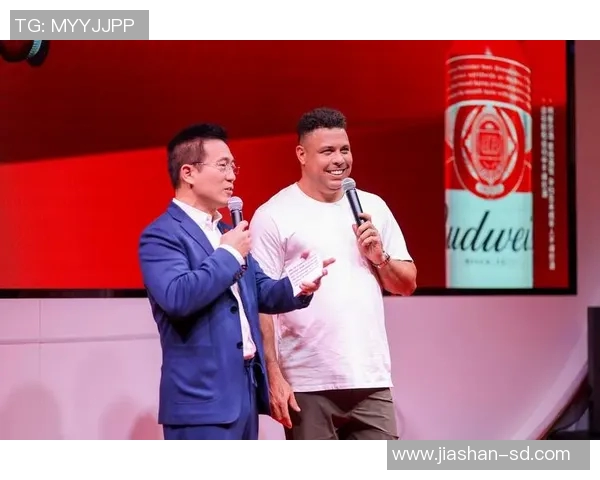 梳辫的足球球星展现独特风格与个性魅力成为全球球迷的时尚偶像